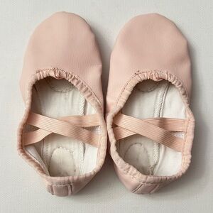 Stelle Ballet girl’s Pink Shoes Genuine slipper dancer.  Size 9 to 9.5.